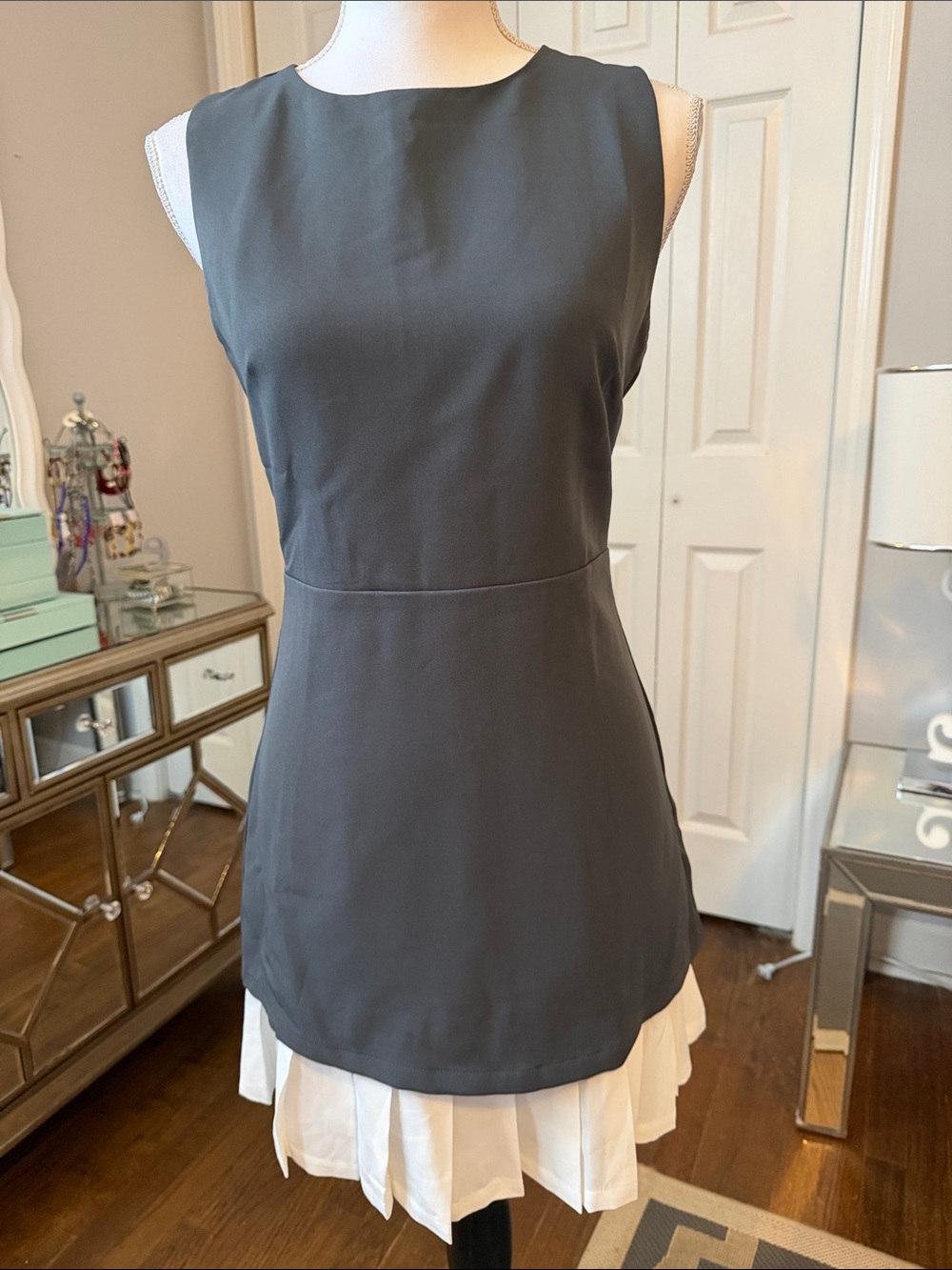 Commense Charcoal Gray & White Sleeveless Layered Hem Dress LOVE ❤️ Small